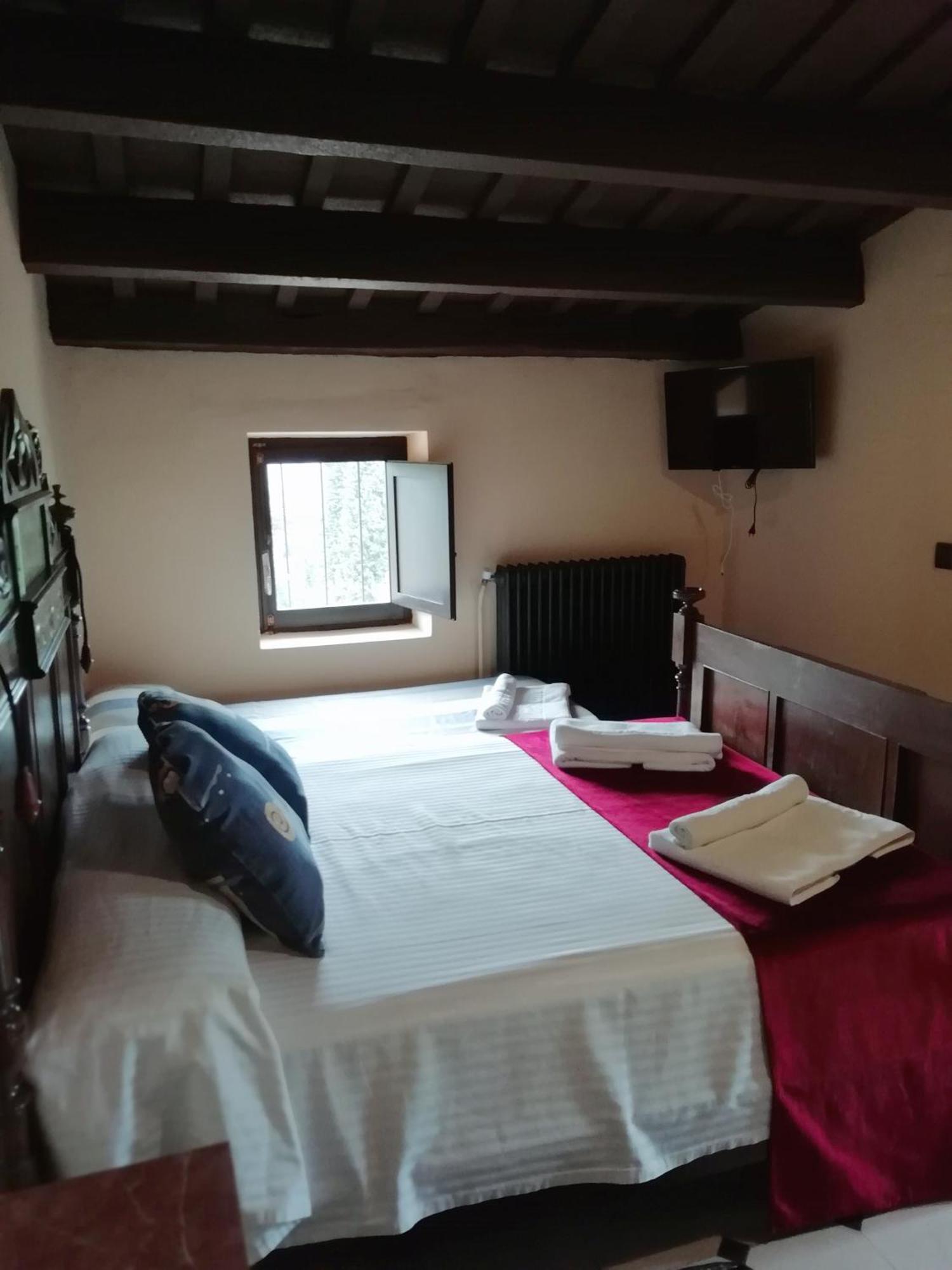 Hostal Rural Mas Blanc San Martín de Centellas Esterno foto