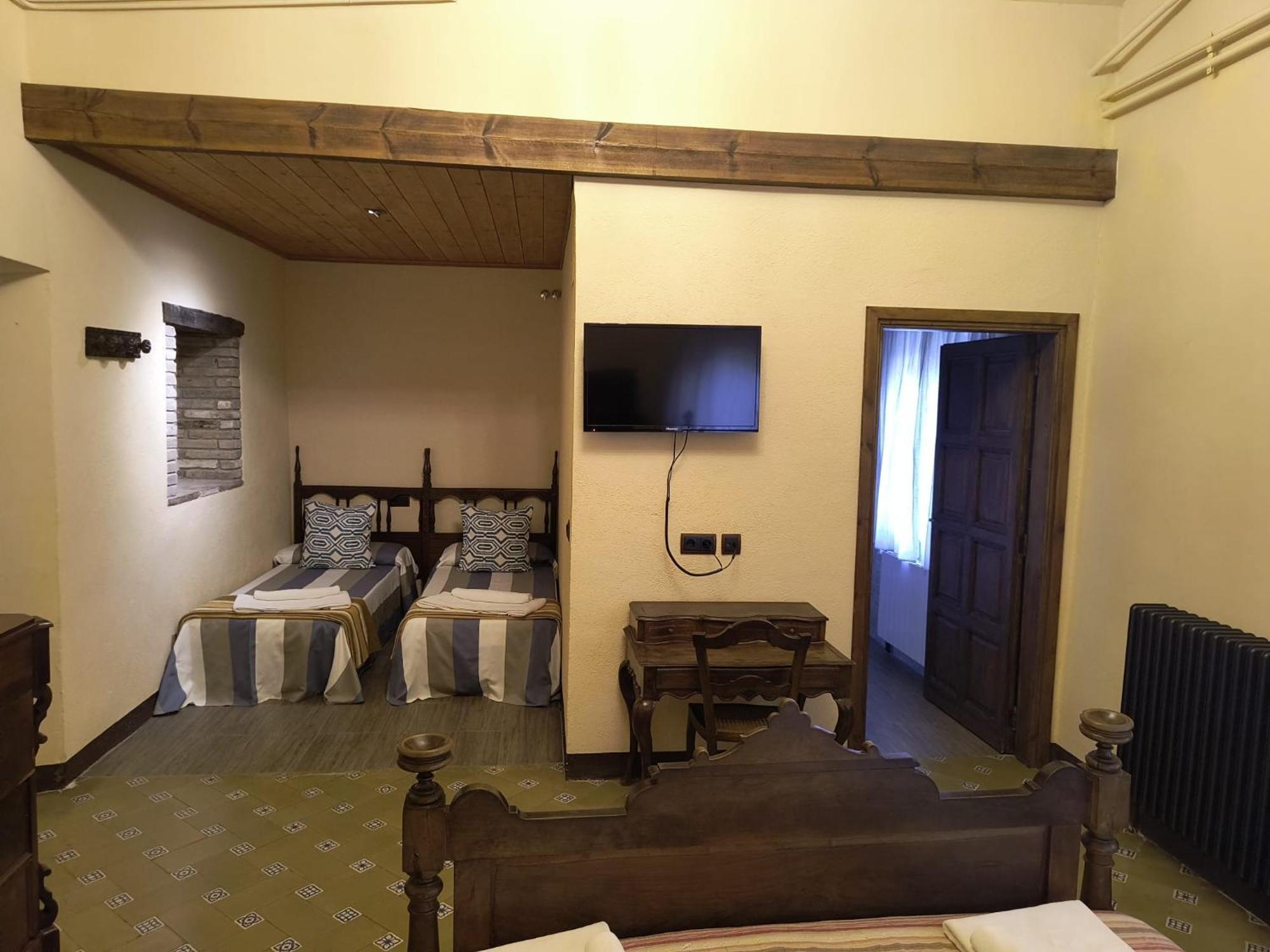 Hostal Rural Mas Blanc San Martín de Centellas Esterno foto