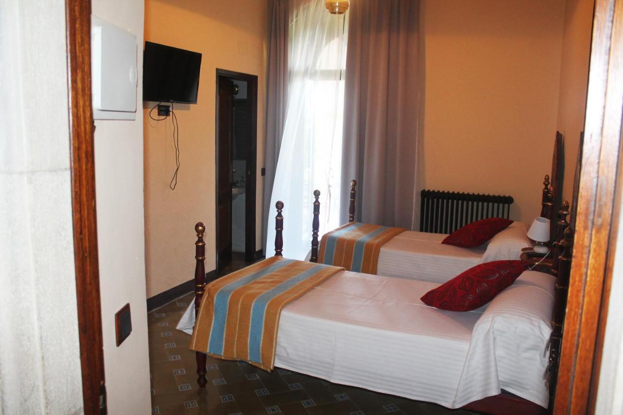 Hostal Rural Mas Blanc San Martín de Centellas Esterno foto